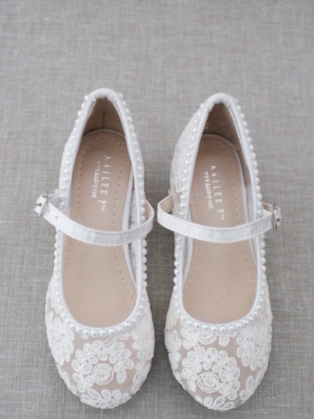 Kailee P. NWOT White Crochet Lace Mary Jane Dress Heeled Shoes w/ Mini Pearls